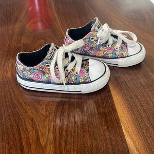 Toddler girl’s floral converse shoes